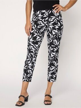 Susan Graver Weekend Regular Premium Stretch Crop Pants - NWT - Large - B&W